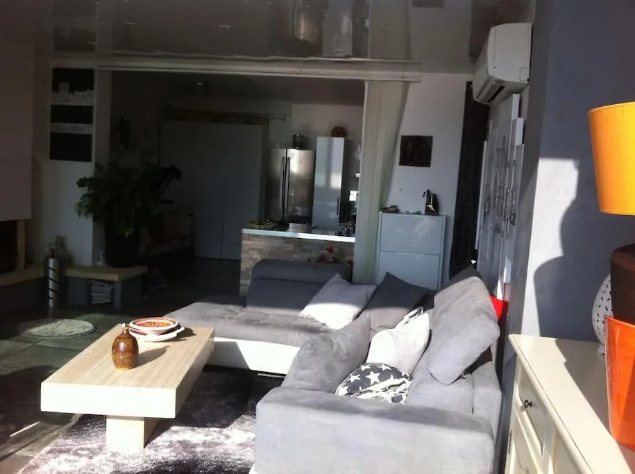 Magnifique Appartement Face A La Plage De Beaucours Sanary-sur-Mer 0*,  France