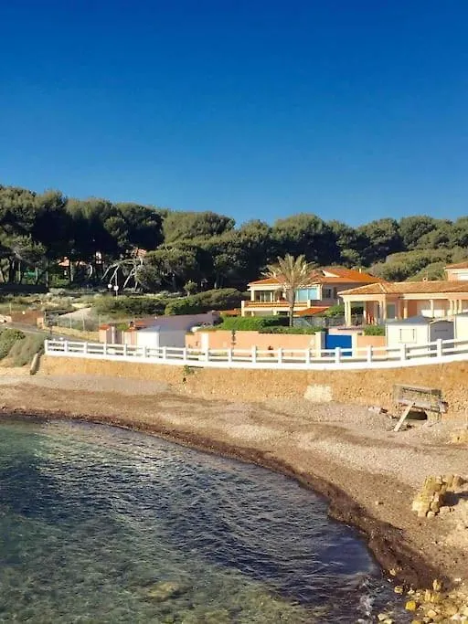Apartment Magnifique Appartement Face A La Plage De Beaucours Sanary-sur-Mer