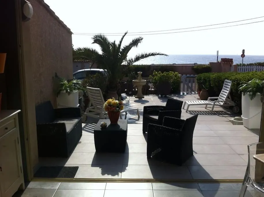 Apartment Magnifique Appartement Face A La Plage De Beaucours Sanary-sur-Mer France