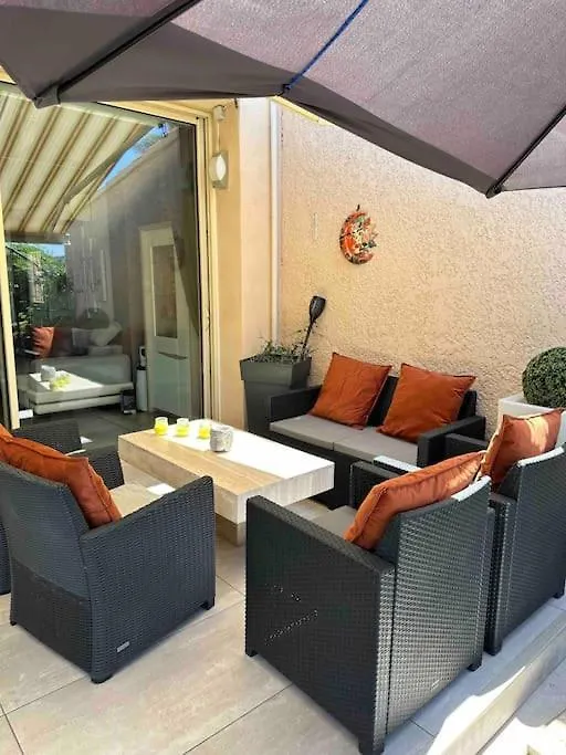 Apartment Magnifique Appartement Face A La Plage De Beaucours Sanary-sur-Mer