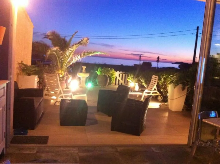 Apartment Magnifique Appartement Face A La Plage De Beaucours Sanary-sur-Mer