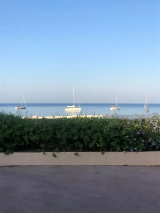 Magnifique Appartement Face A La Plage De Beaucours Sanary-sur-Mer 0*,  Francia